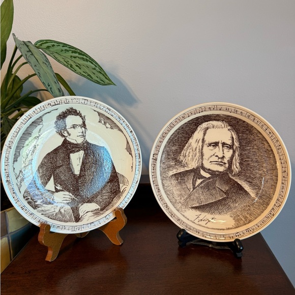 SCHUBERT & LISZT COLLECTORS PLATES SET - MUSICAL MASTERS - Picture 1 of 8